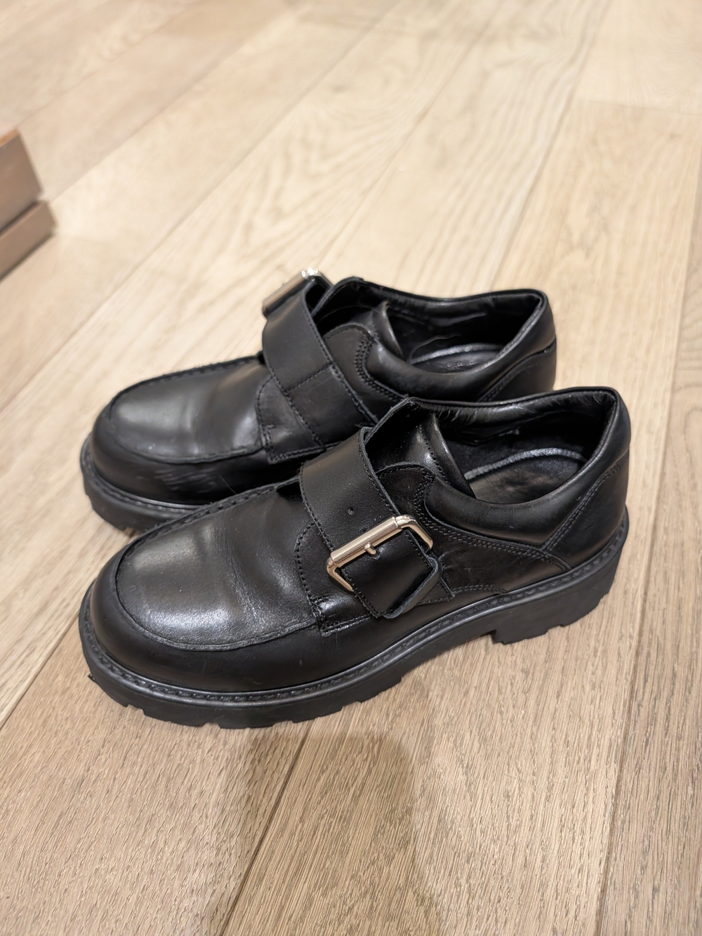 Vagabond Black Leather Buckle Loafers